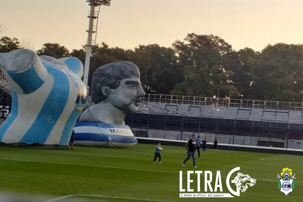 TODOS SE EMPILCHAN PARA LA OCASIÓN 